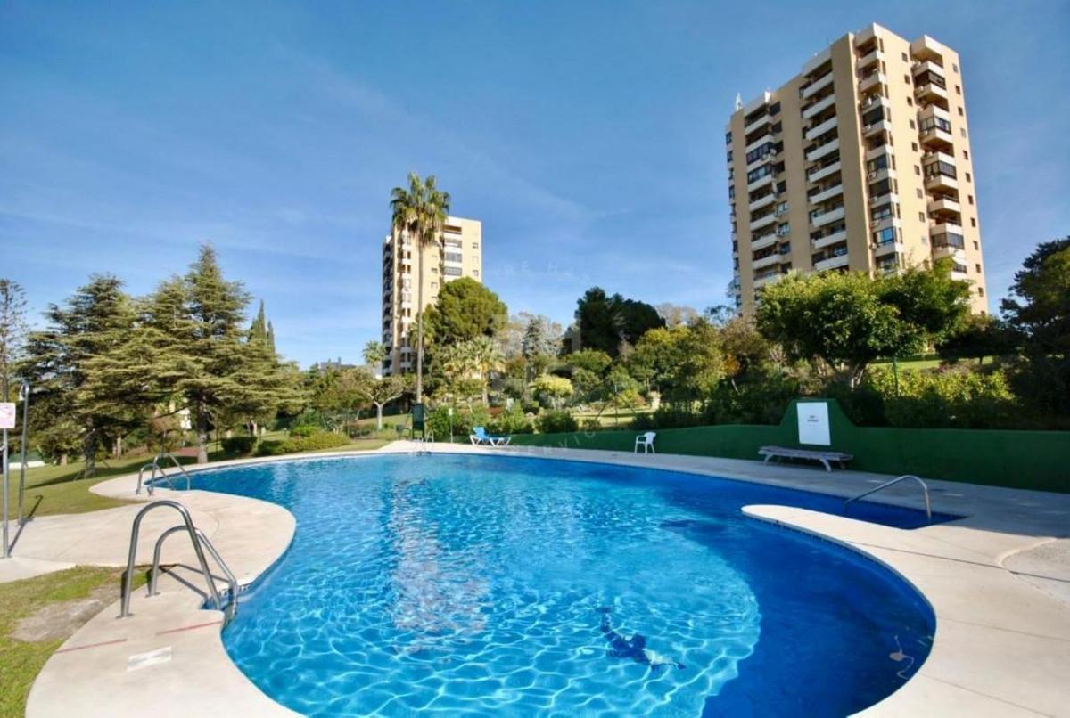 Apartment Penthouse in Nueva Andalucía