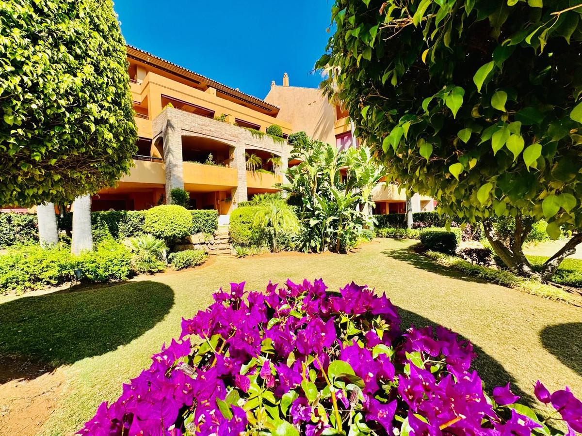 Apartment Middle Floor in Bahía de Marbella