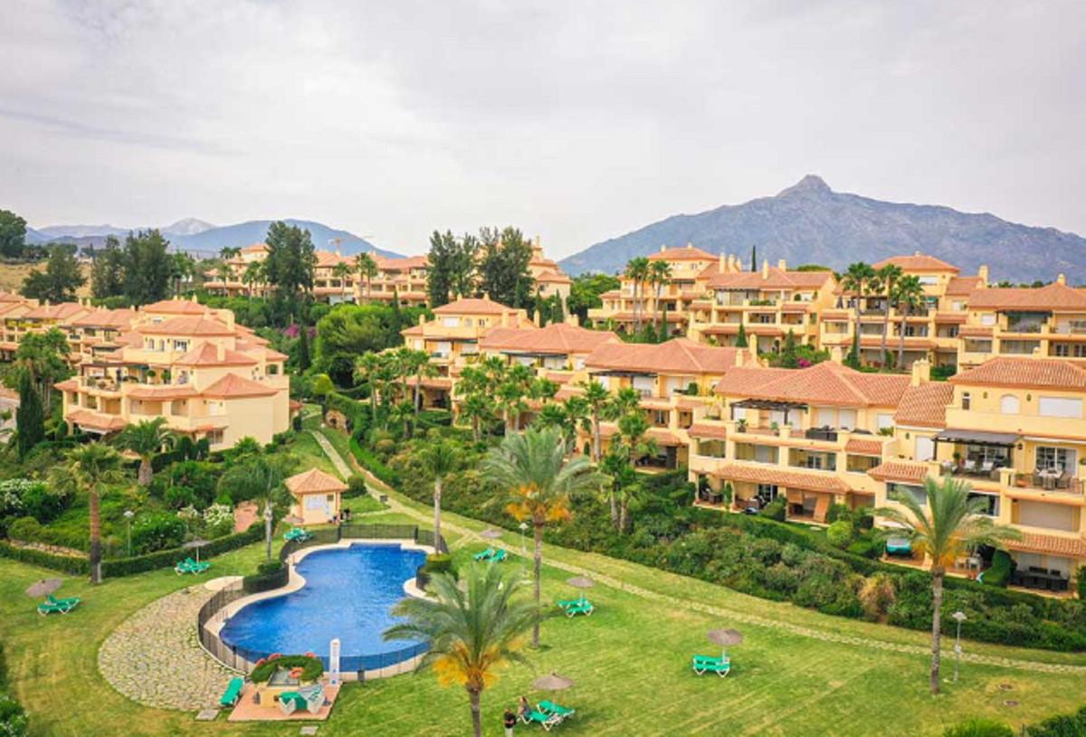 Apartment Middle Floor in Nueva Andalucía