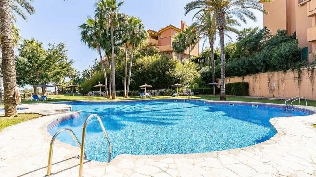 Apartment Middle Floor in Reserva de Marbella