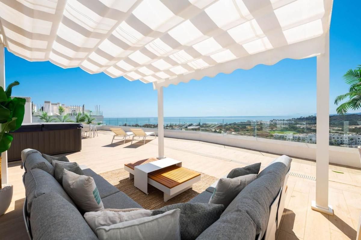 Apartment Penthouse in Estepona