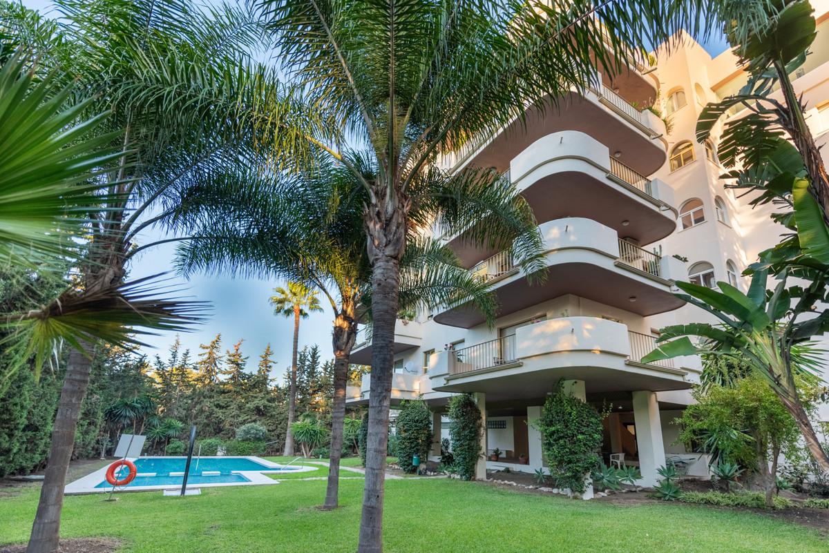 Apartment Middle Floor in Nueva Andalucía