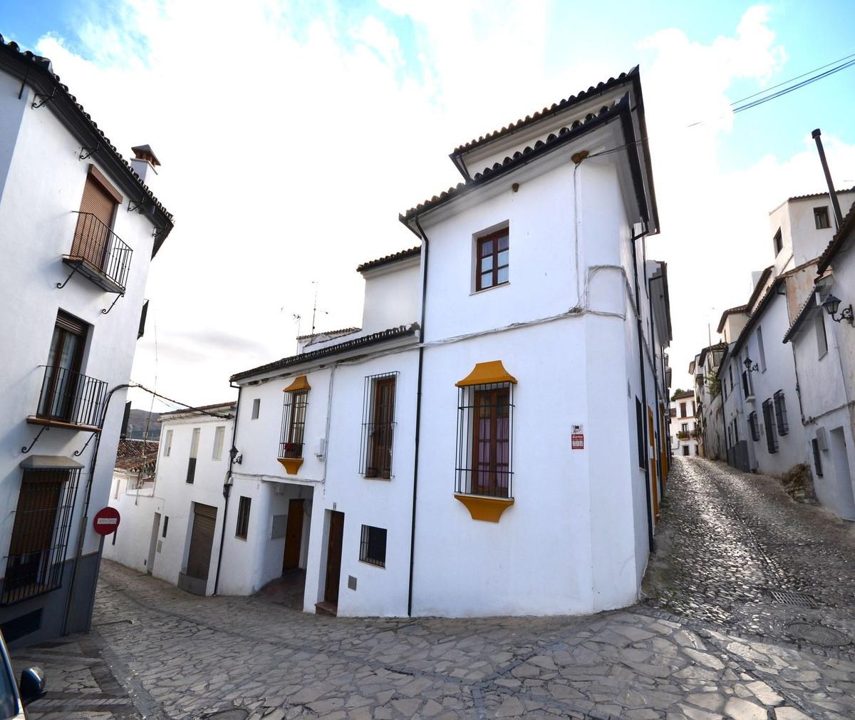 Townhouse Terraced in Ronda