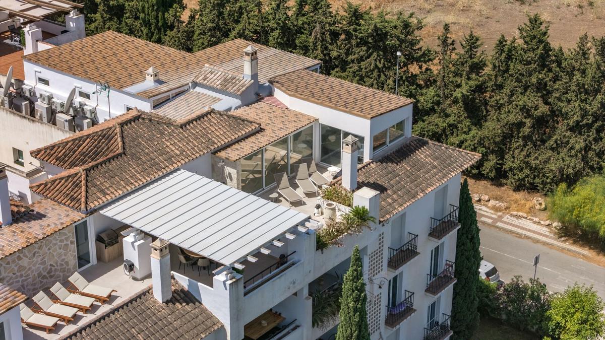 Apartment Penthouse in Nueva Andalucía