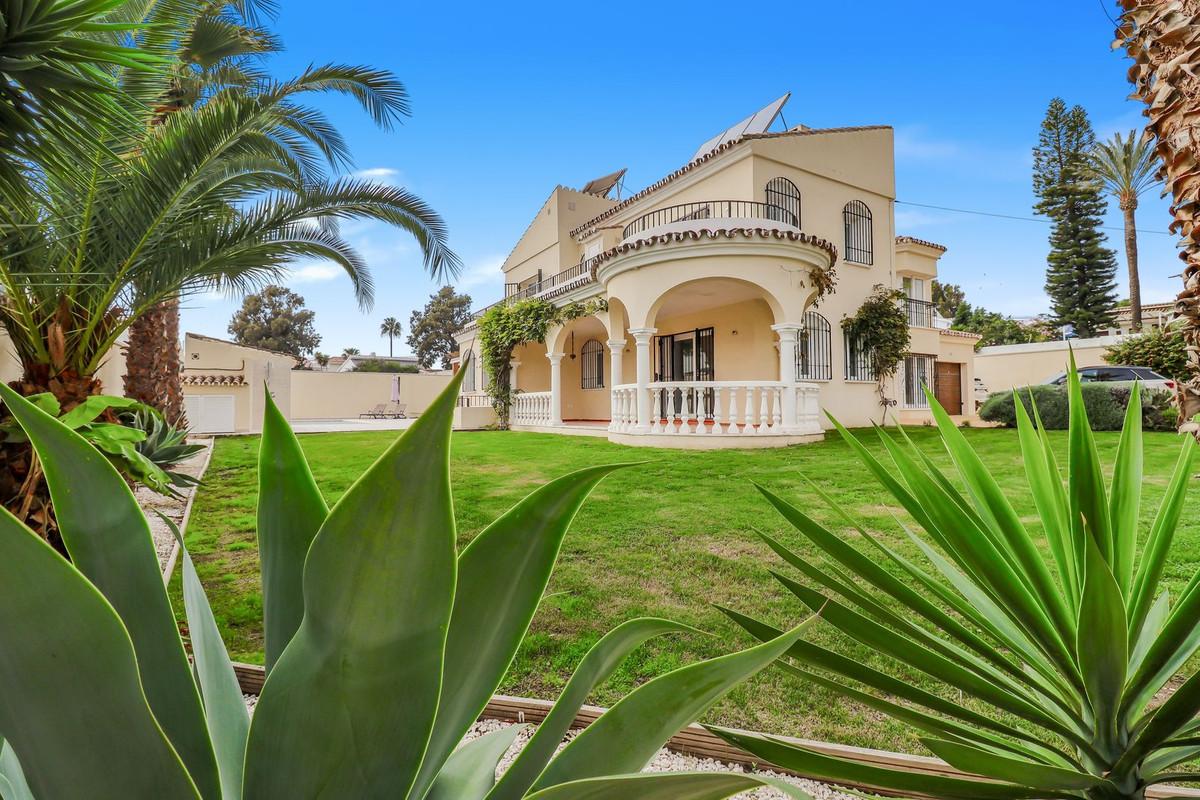 Villa Detached in Estepona