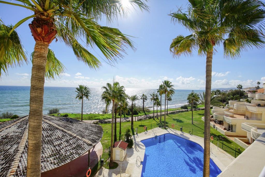 Apartment Middle Floor in Estepona