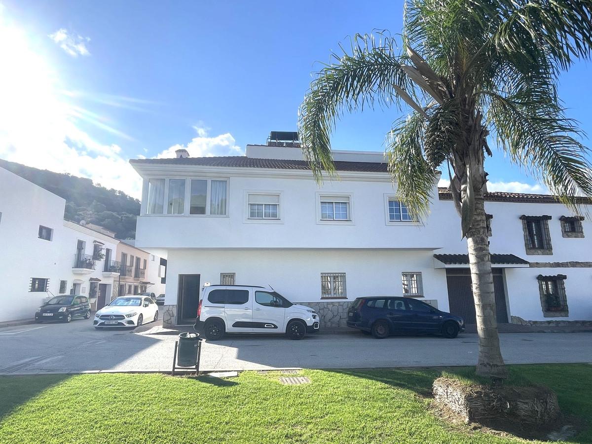 Villa Semi Detached in Casares