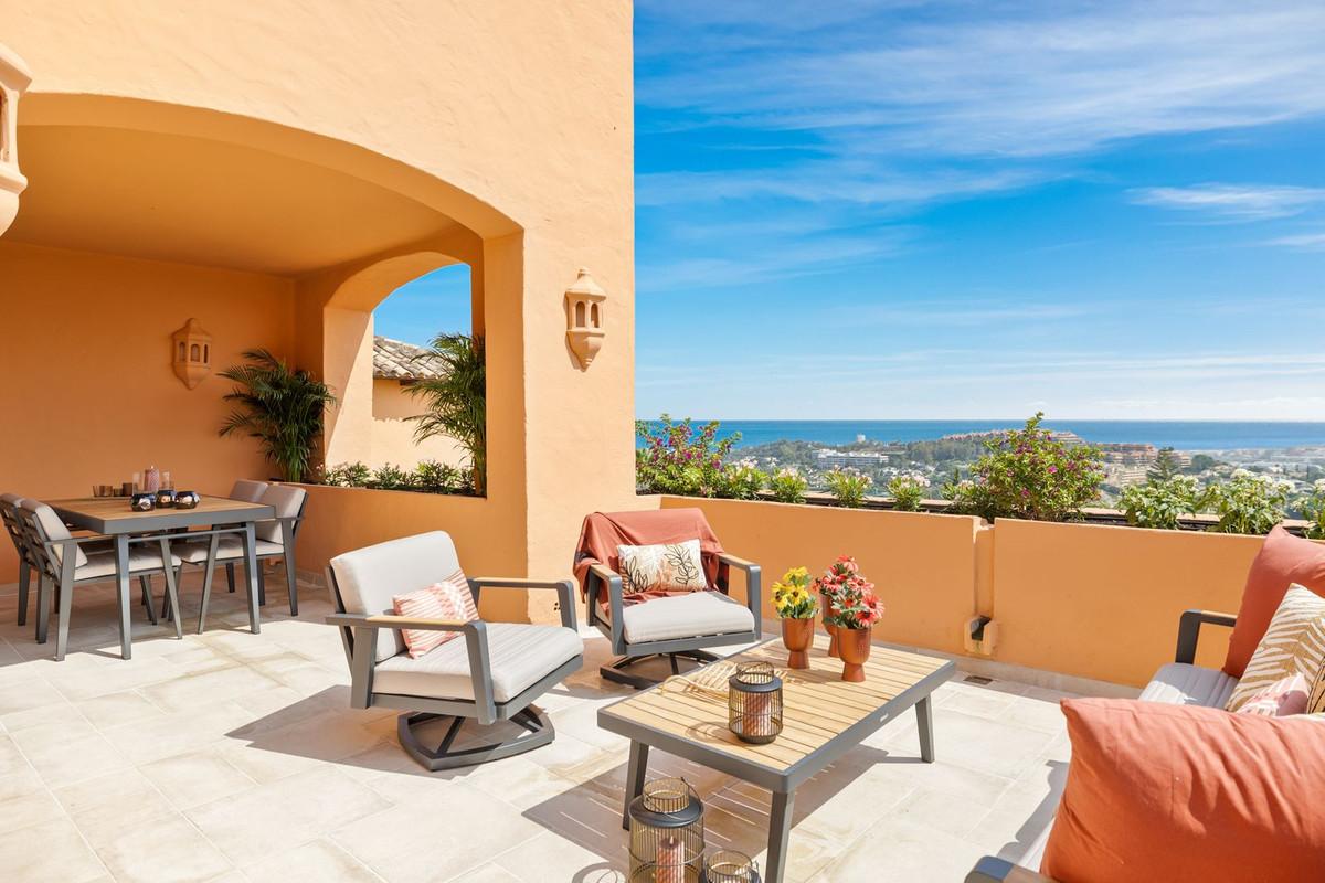 Apartment Penthouse in Nueva Andalucía