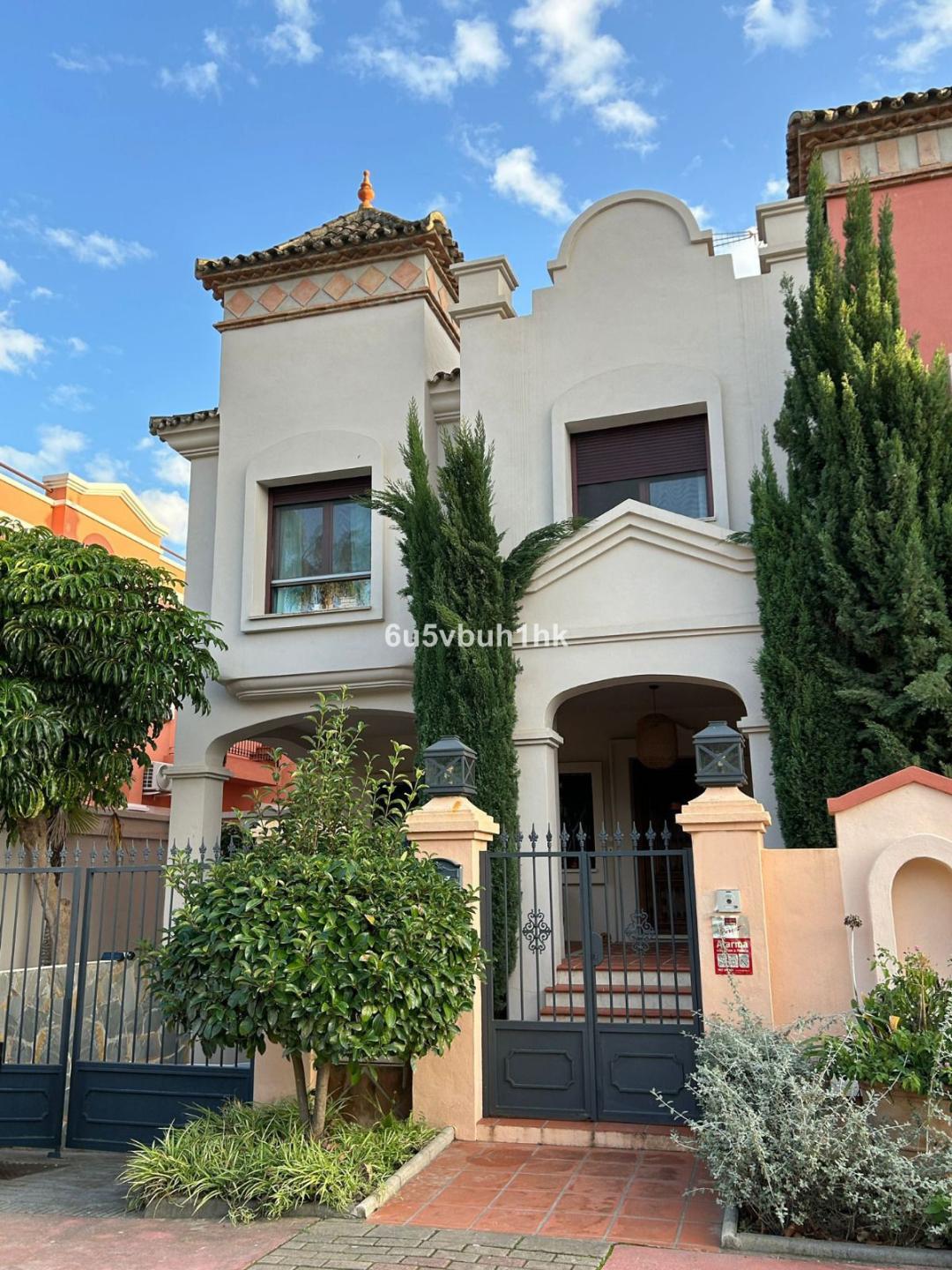 Villa Detached in Puerto Banús