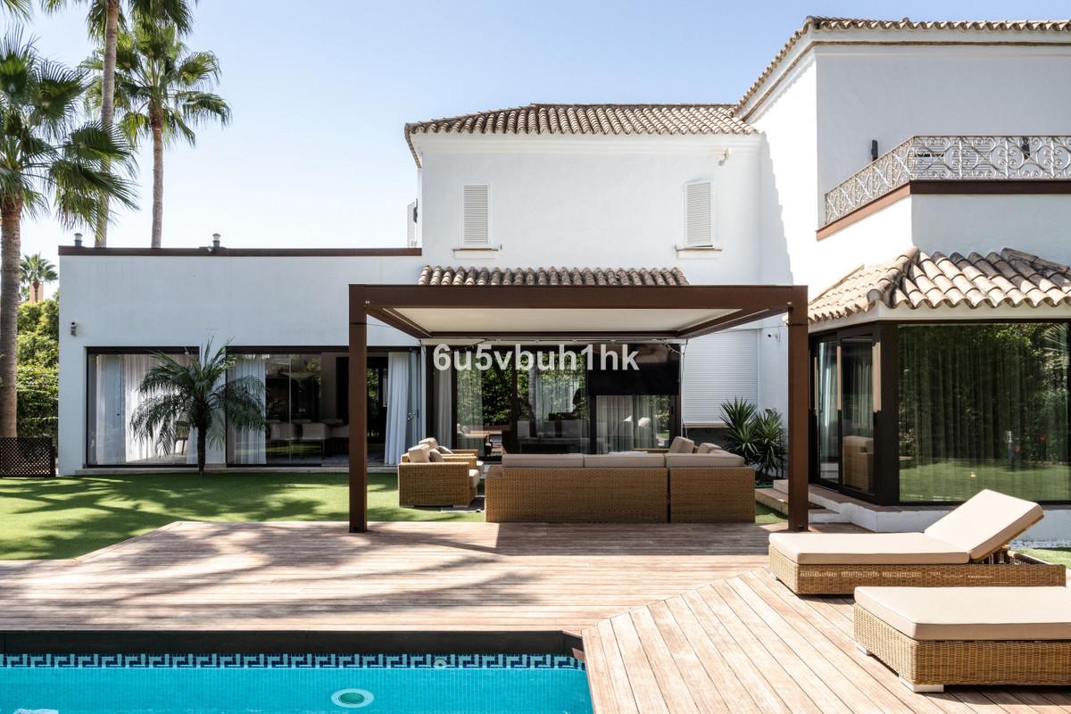 Villa Detached in Puerto Banús