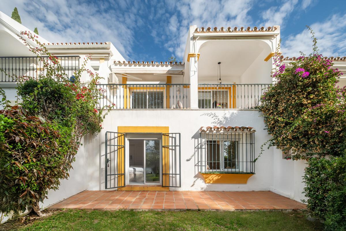 Townhouse Terraced in Nueva Andalucía