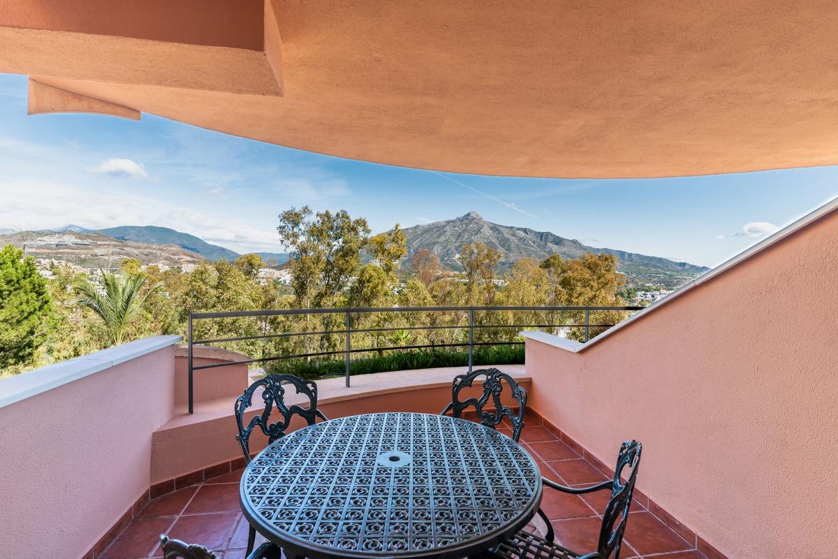 Apartment Middle Floor in Nueva Andalucía