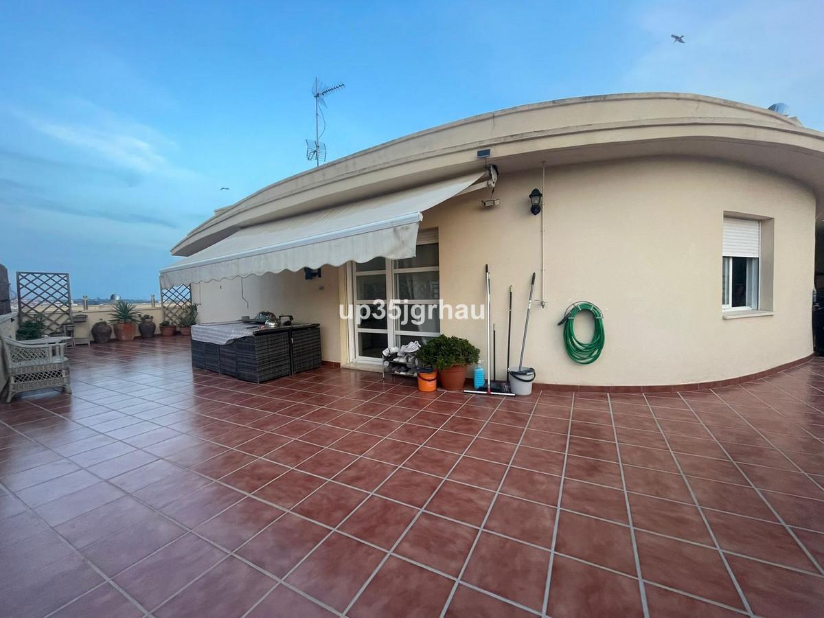 Apartment Penthouse in Estepona