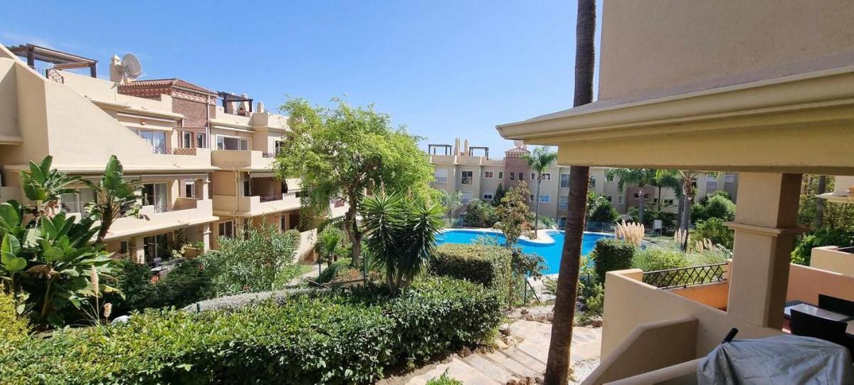 Apartment Middle Floor in Estepona