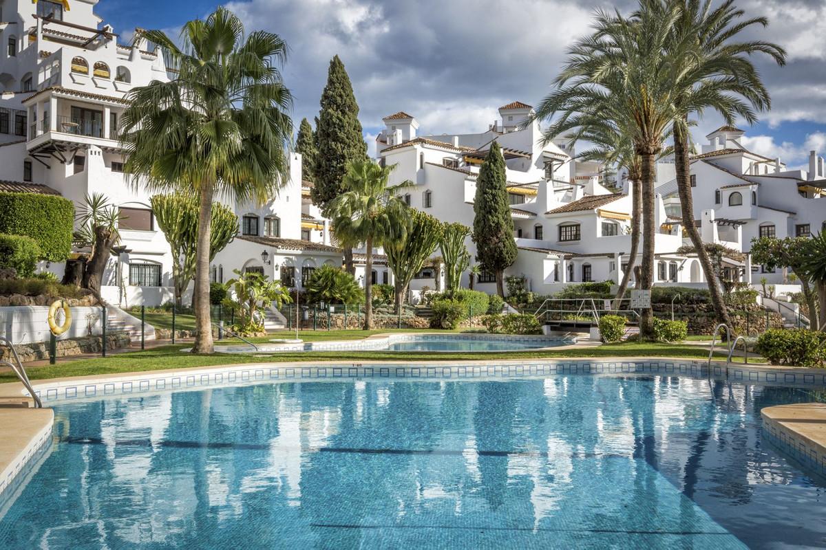 Apartment Ground Floor in Nueva Andalucía