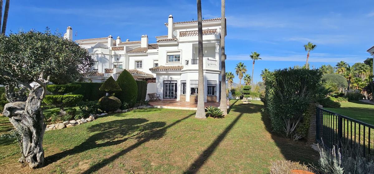 Villa Semi Detached in Lauro Golf