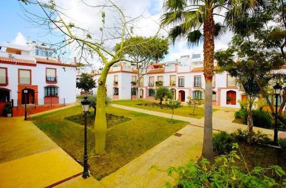 Commercial Hostel in Cancelada