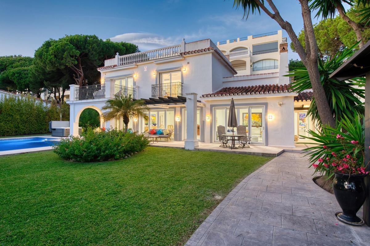 Villa Detached in Elviria