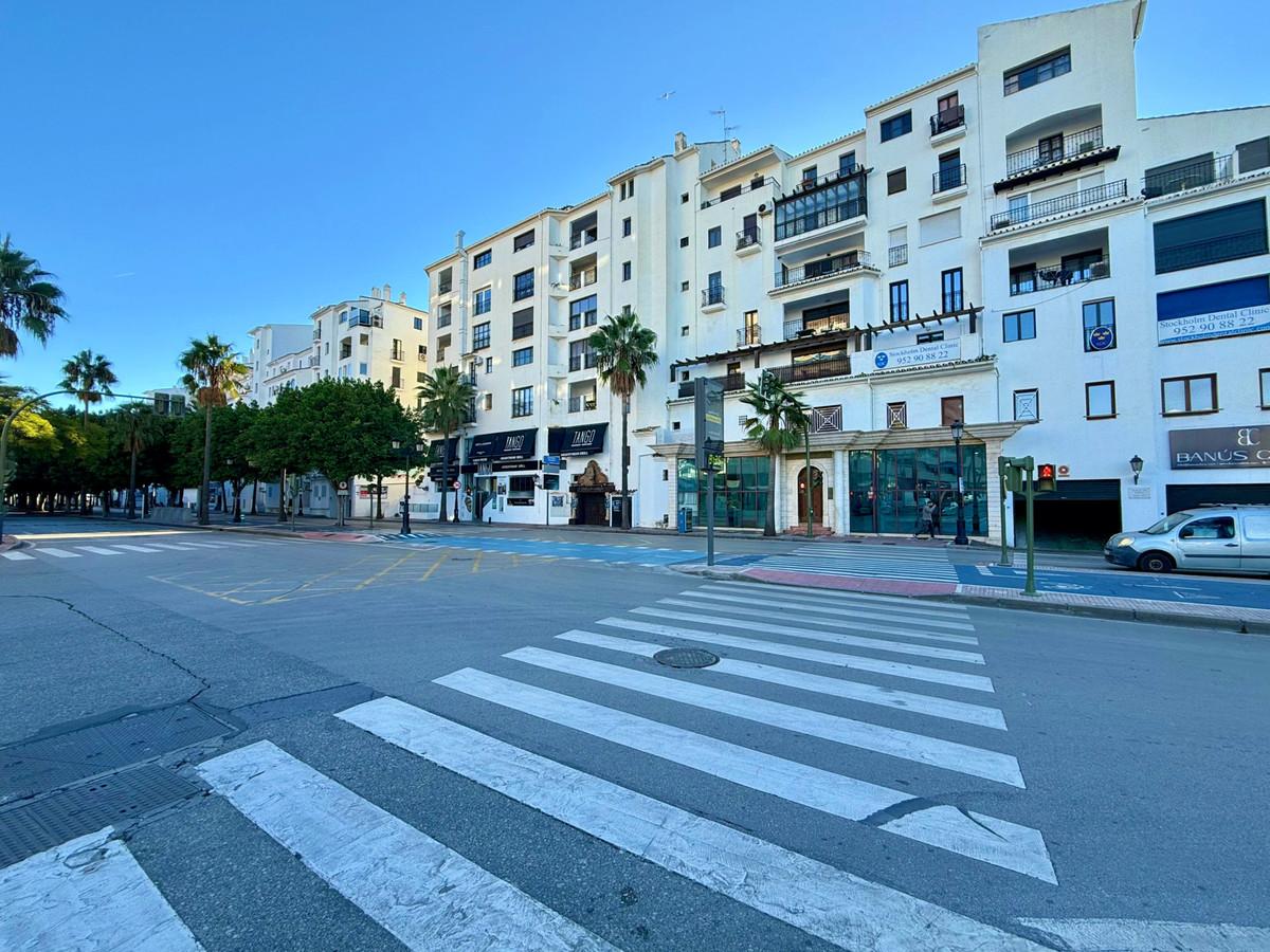 Apartment Middle Floor in Puerto Banús