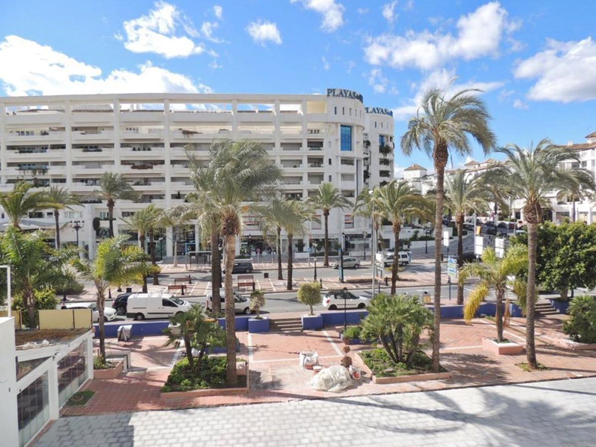 Apartment Middle Floor in Puerto Banús