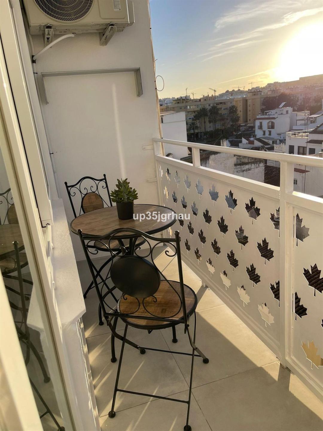 Apartment Middle Floor in Estepona