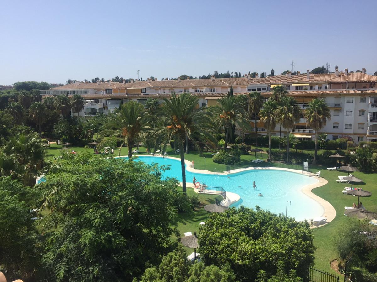 Apartment Penthouse in Puerto Banús