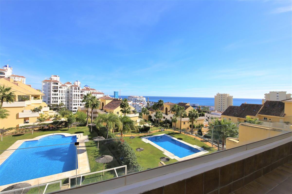 Apartment Middle Floor in Estepona