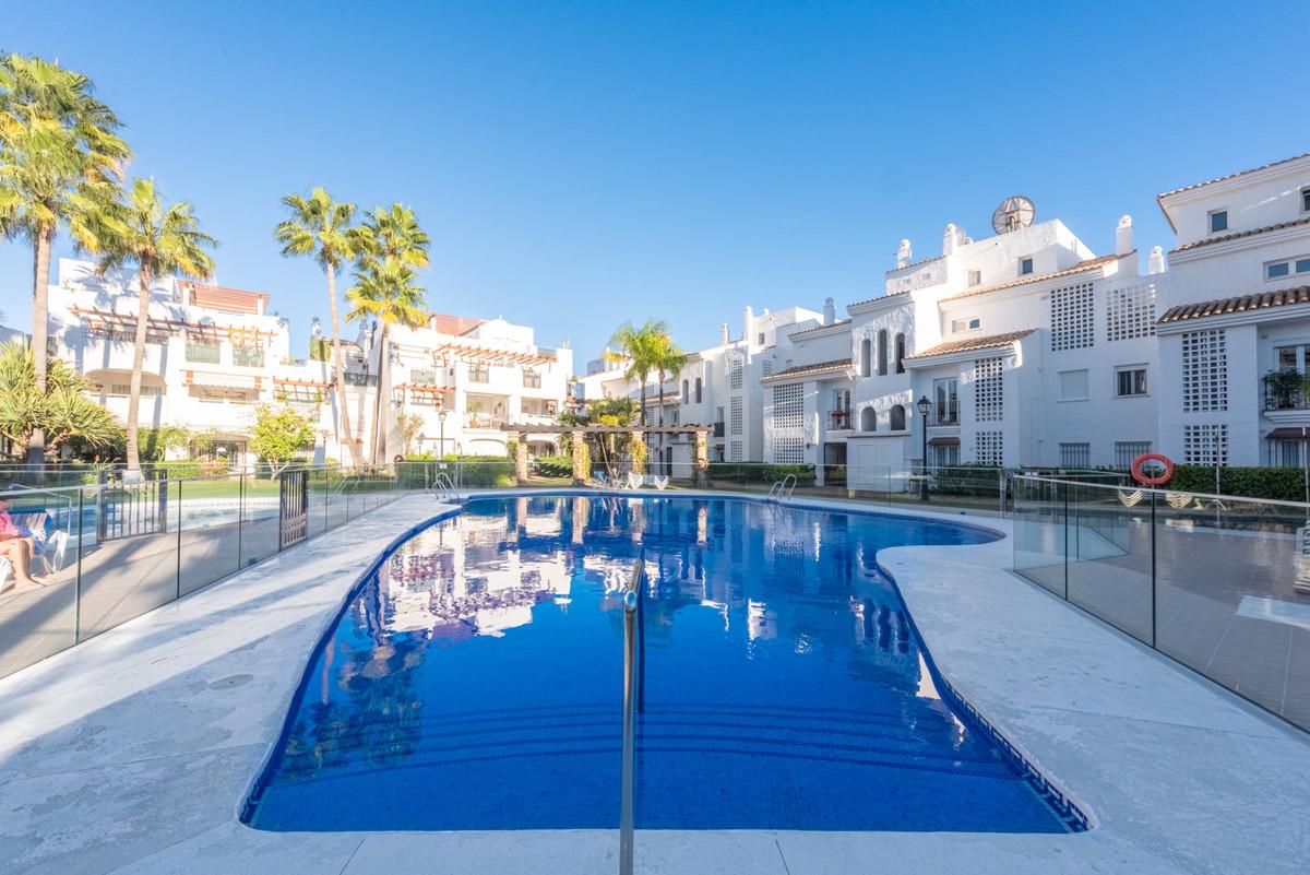 Apartment Middle Floor in San Pedro de Alcántara