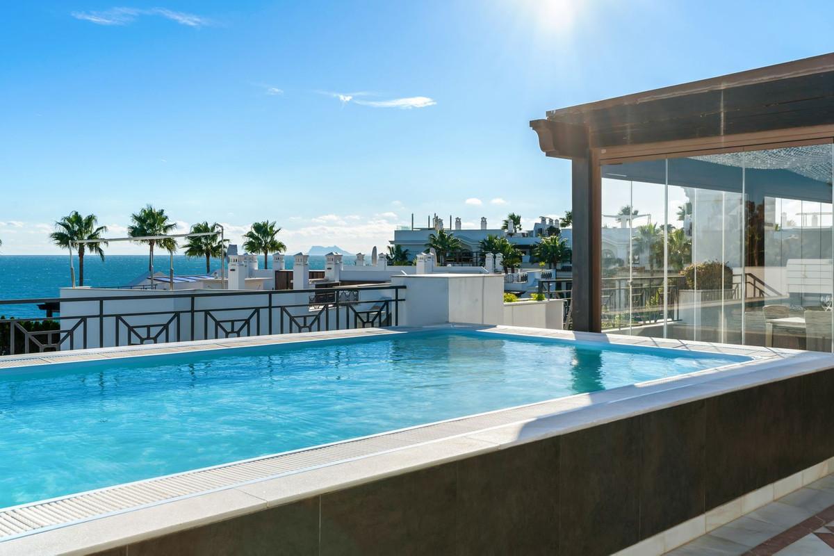 Apartment Penthouse in Estepona