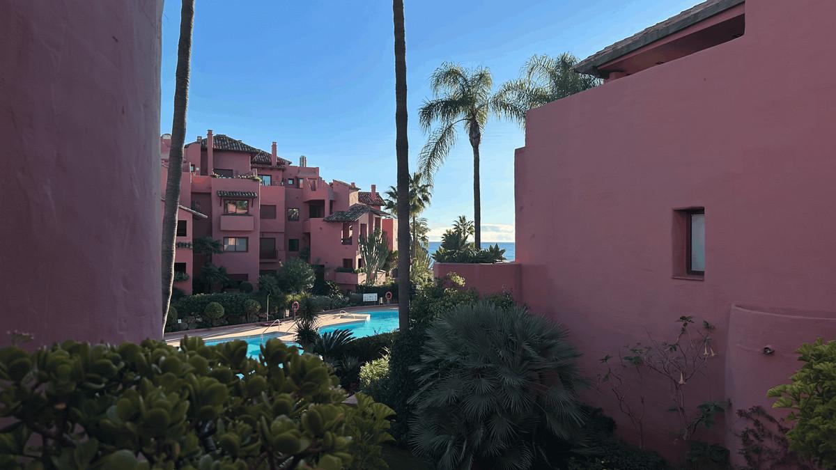 Apartment Penthouse in Estepona