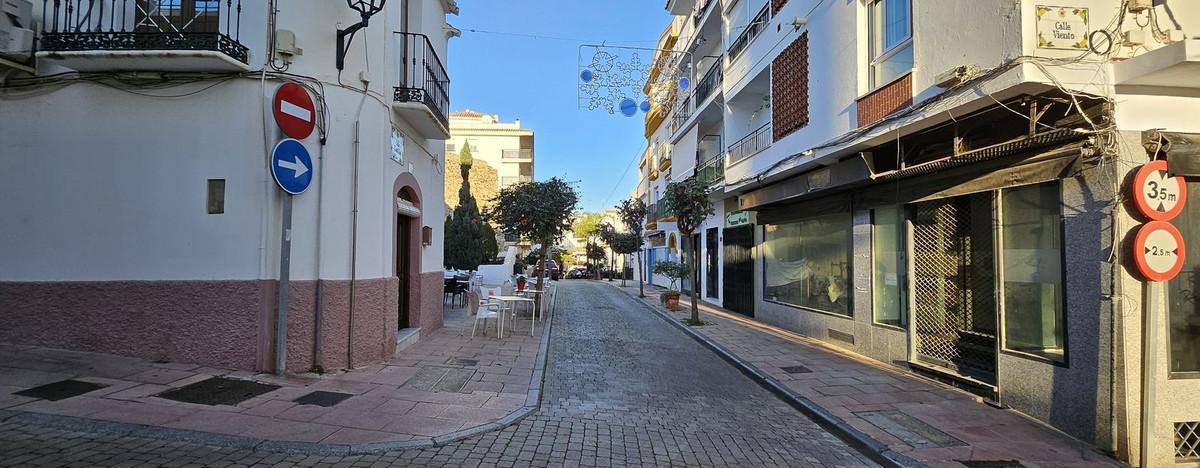 Commercial Commercial Premises in Estepona