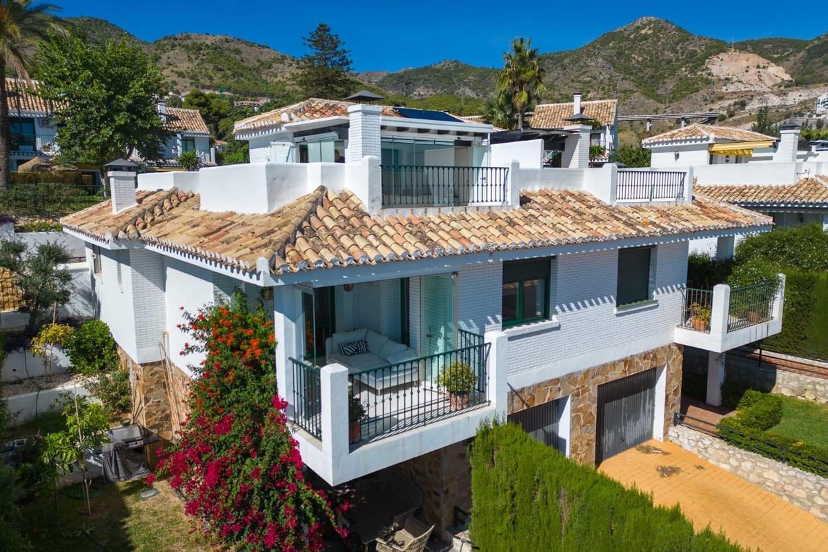 Villa Semi Detached in Benalmadena