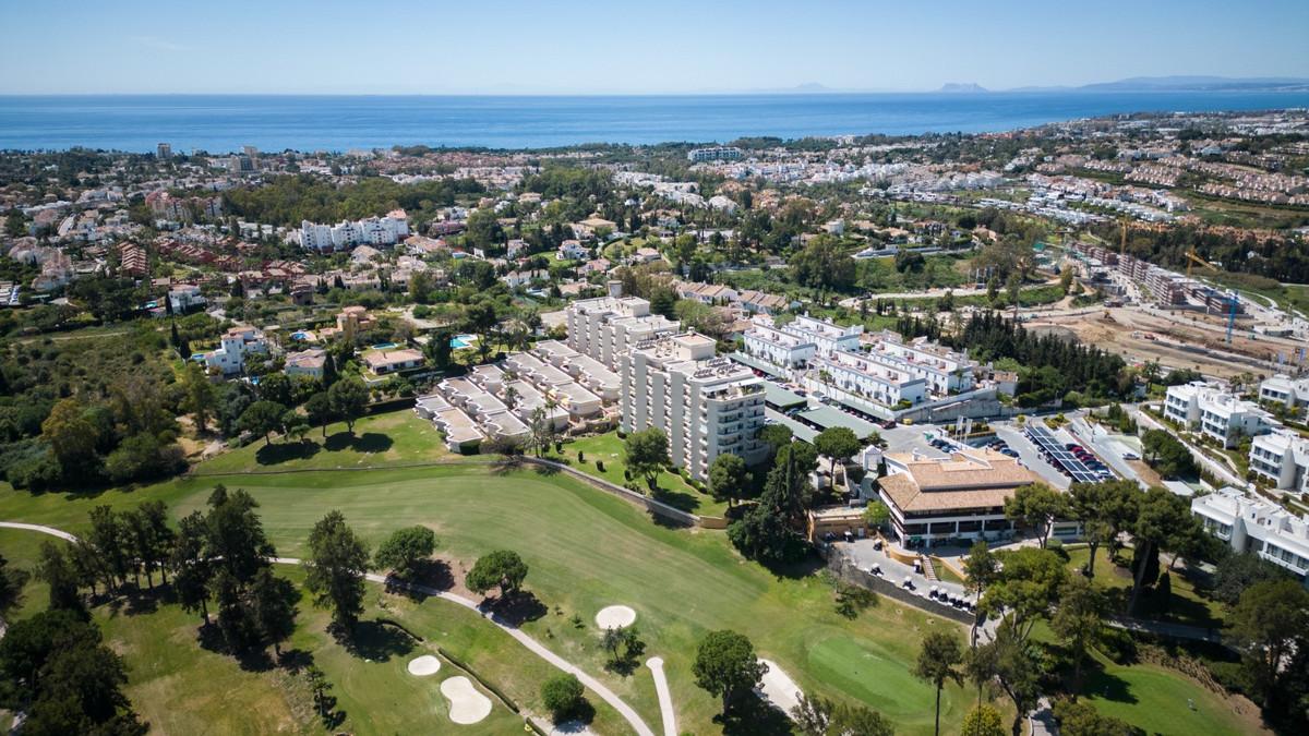 Apartment Middle Floor in Estepona