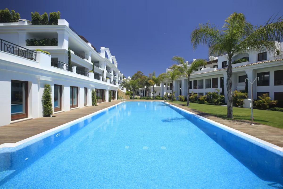 Apartment Middle Floor in Estepona