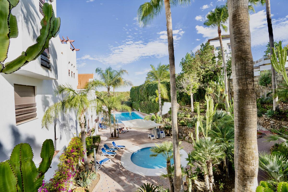 Apartment Middle Floor in Nueva Andalucía