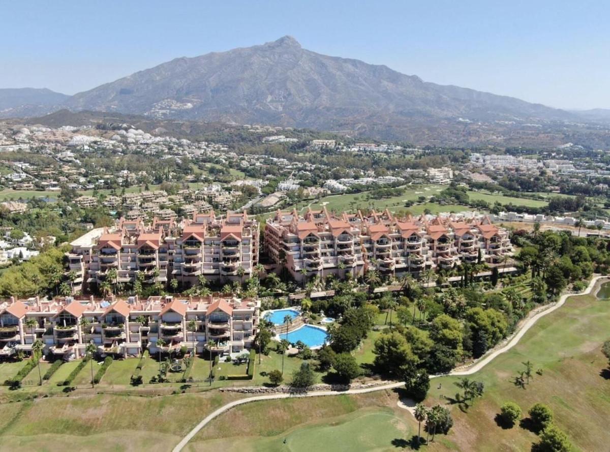 Apartment Middle Floor in Nueva Andalucía