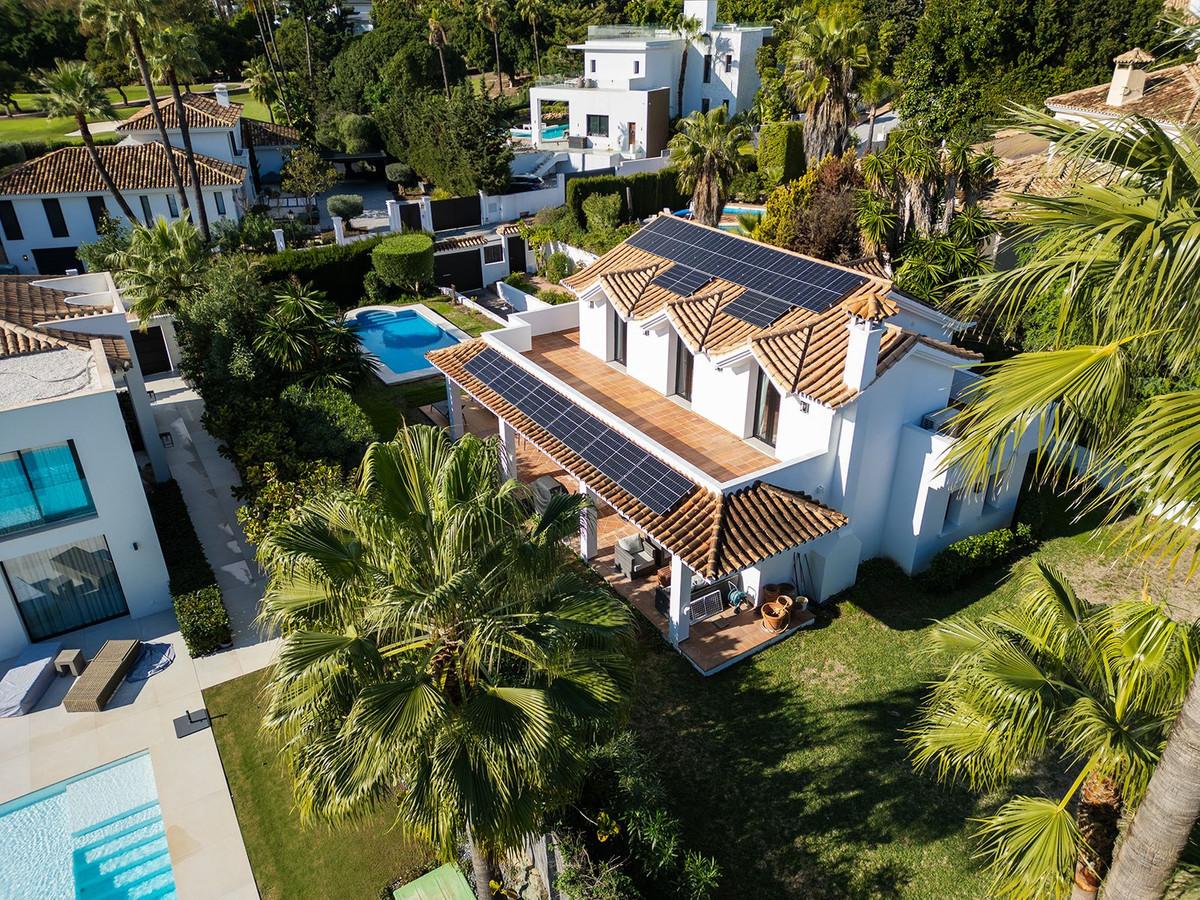 Villa Detached in Nueva Andalucía