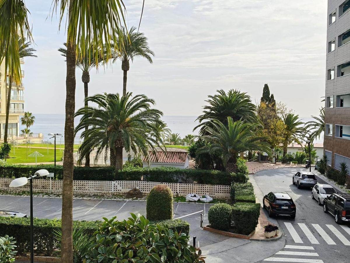 Apartment Middle Floor in Torremolinos Centro