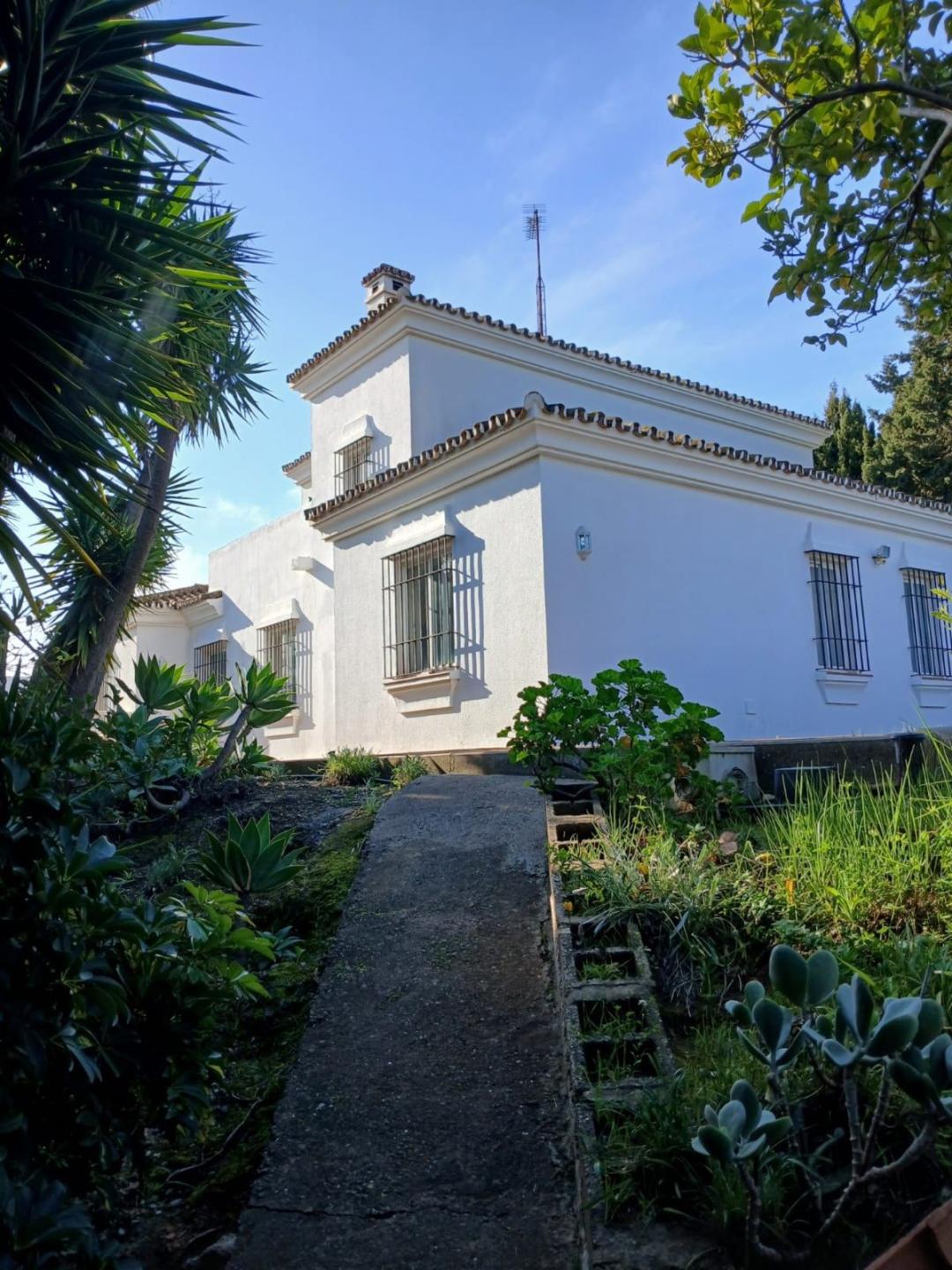 Villa Detached in Pueblo Nuevo de Guadiaro