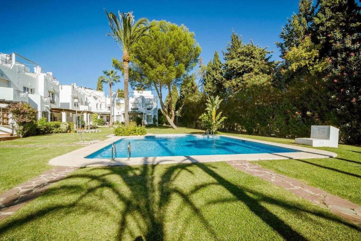 Townhouse Terraced in Nueva Andalucía