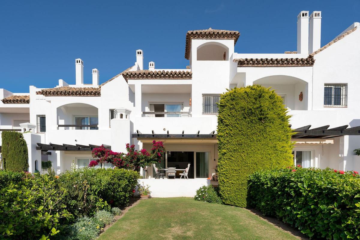 Townhouse Terraced in Nueva Andalucía