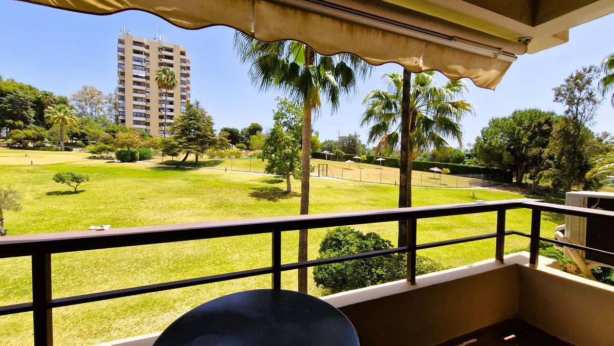 Apartment Middle Floor in Nueva Andalucía