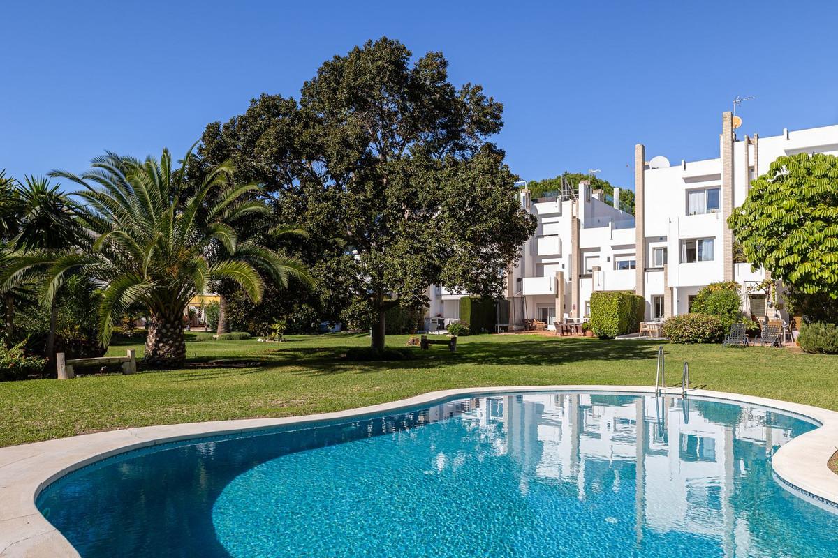 Townhouse Terraced in Nueva Andalucía