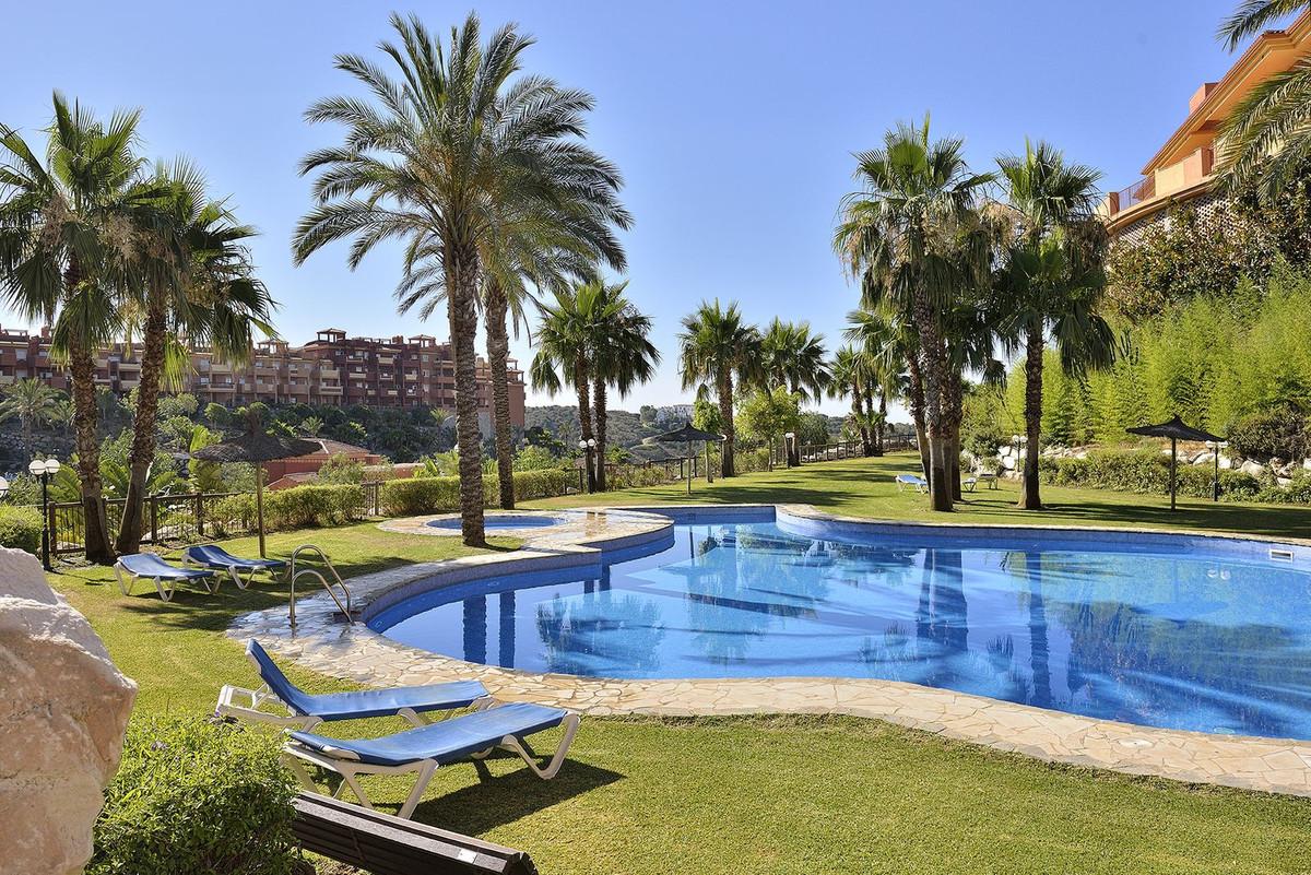 Apartment Middle Floor in Reserva de Marbella