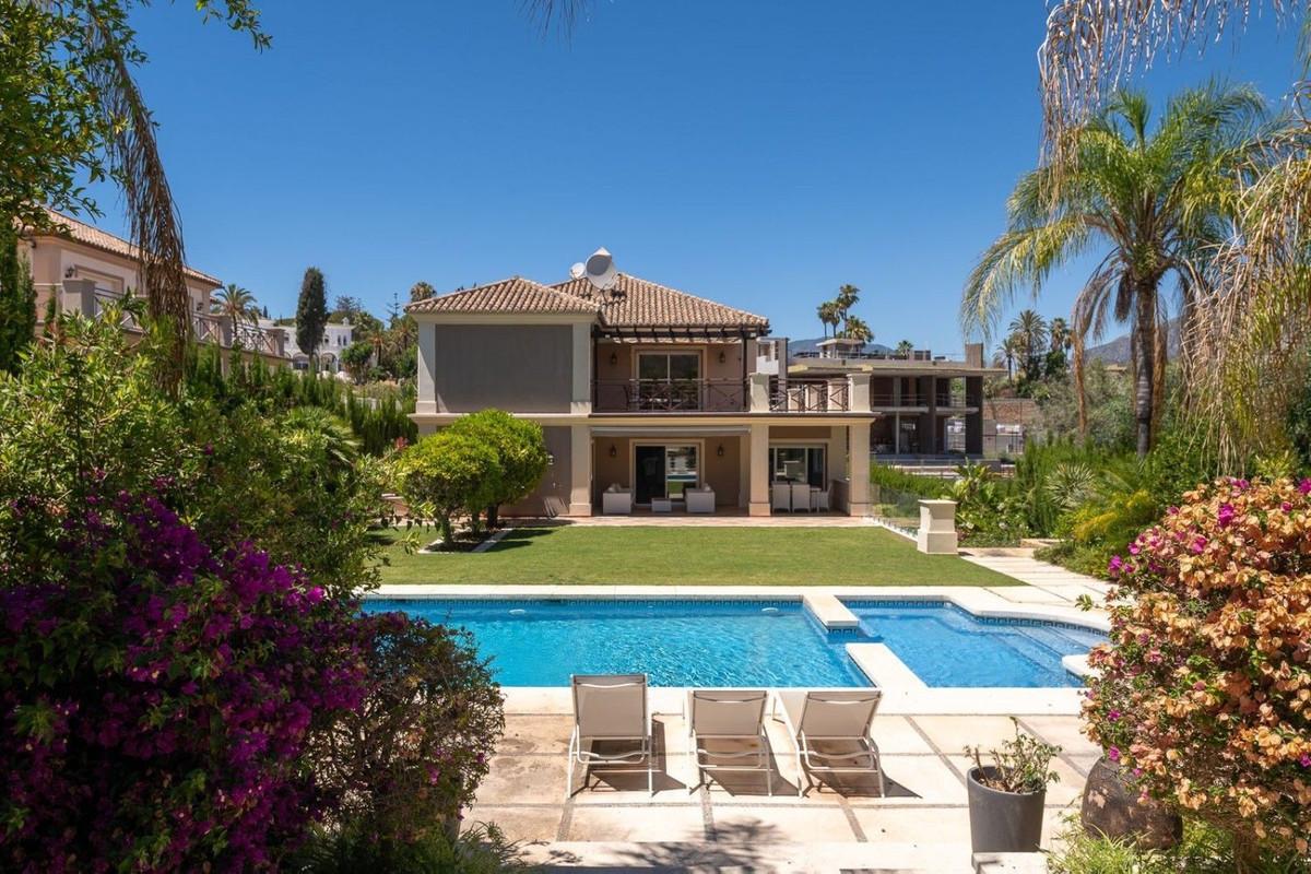 Villa Detached in Puerto Banús