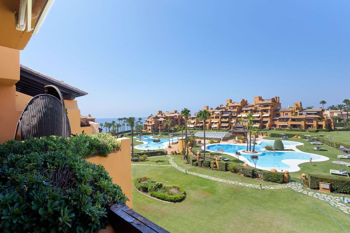 Apartment Middle Floor in Estepona