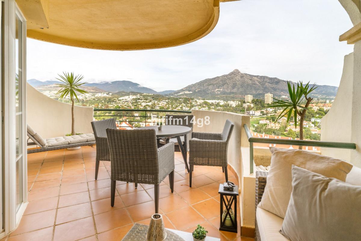 Apartment Middle Floor in Nueva Andalucía