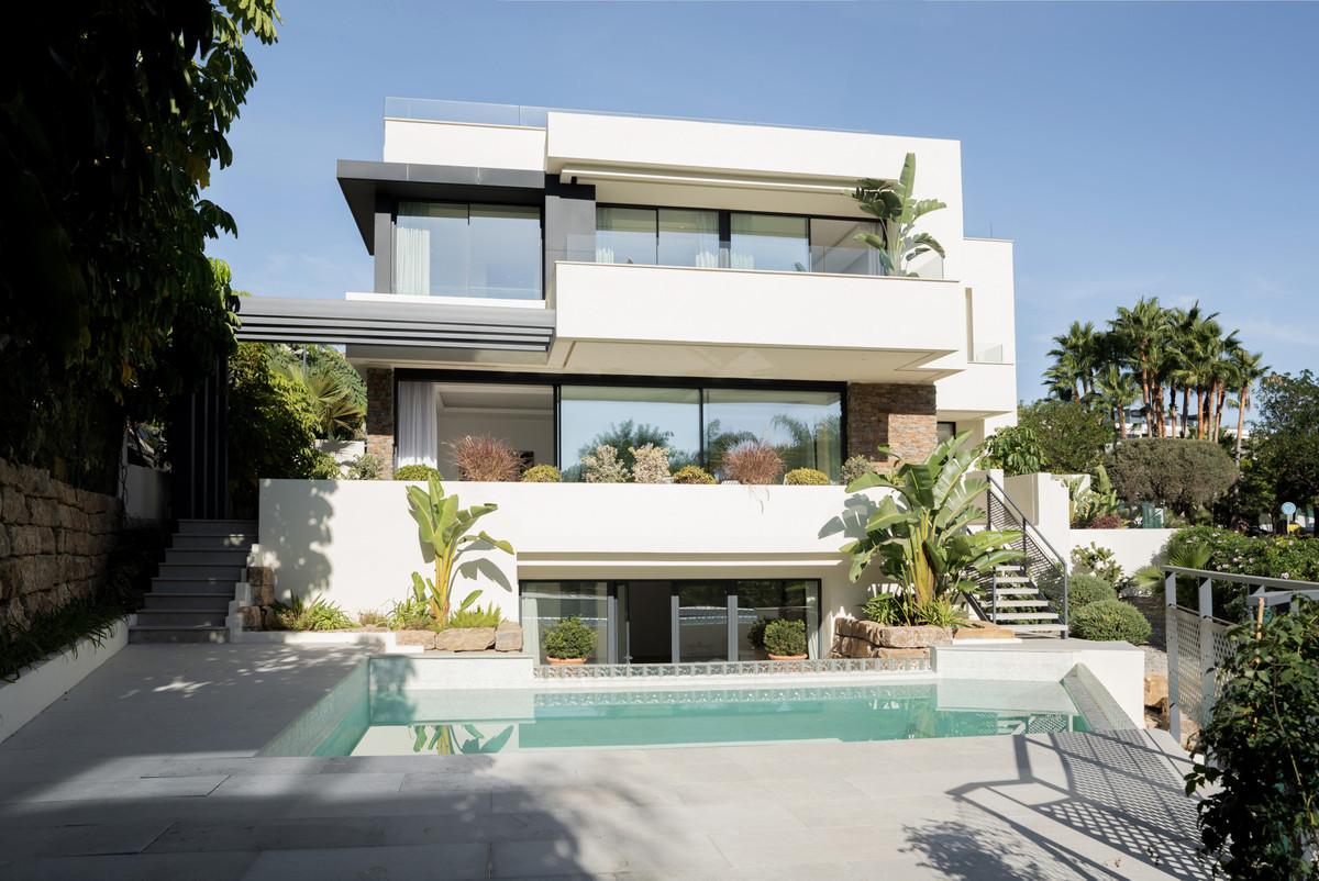 Villa Detached in Estepona