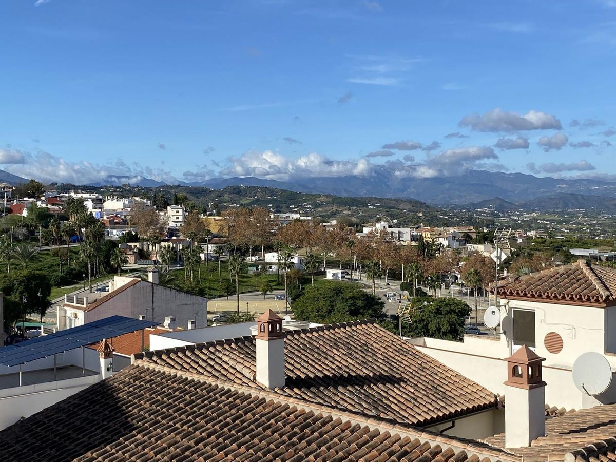 Apartment Penthouse in Alhaurín el Grande