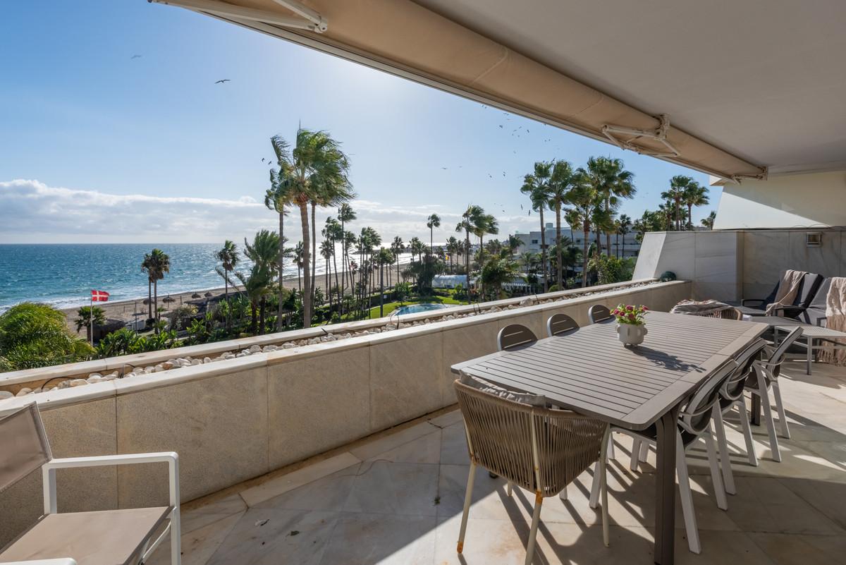 Apartment Penthouse in Puerto Banús